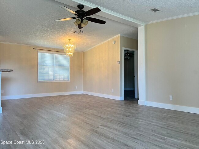 Building Photo - 7050 Bismark Rd