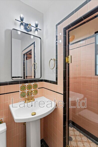 Building Photo - 1050 Pearl St