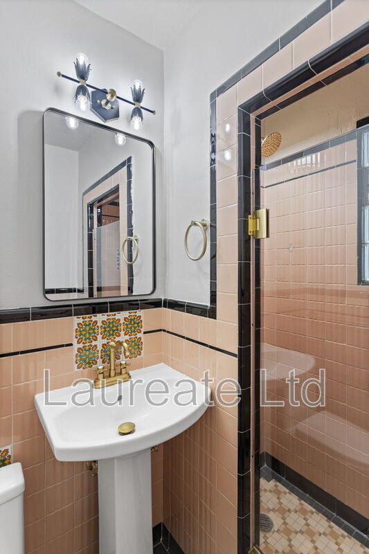 Building Photo - 1050 Pearl St