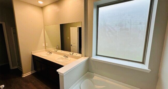 Building Photo - 14223 Grand Hls Dr