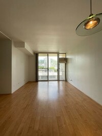 Building Photo - 1603