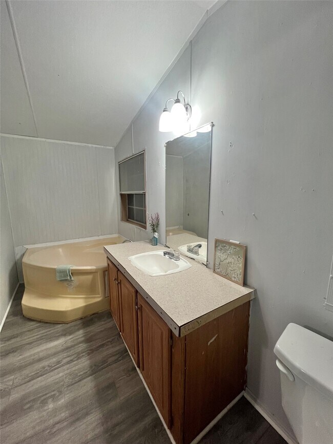 Building Photo - 2525 Oyster Creek Bend