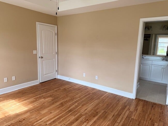 Building Photo - Home is located in Avendale-Rocky Point address but Topsail School District