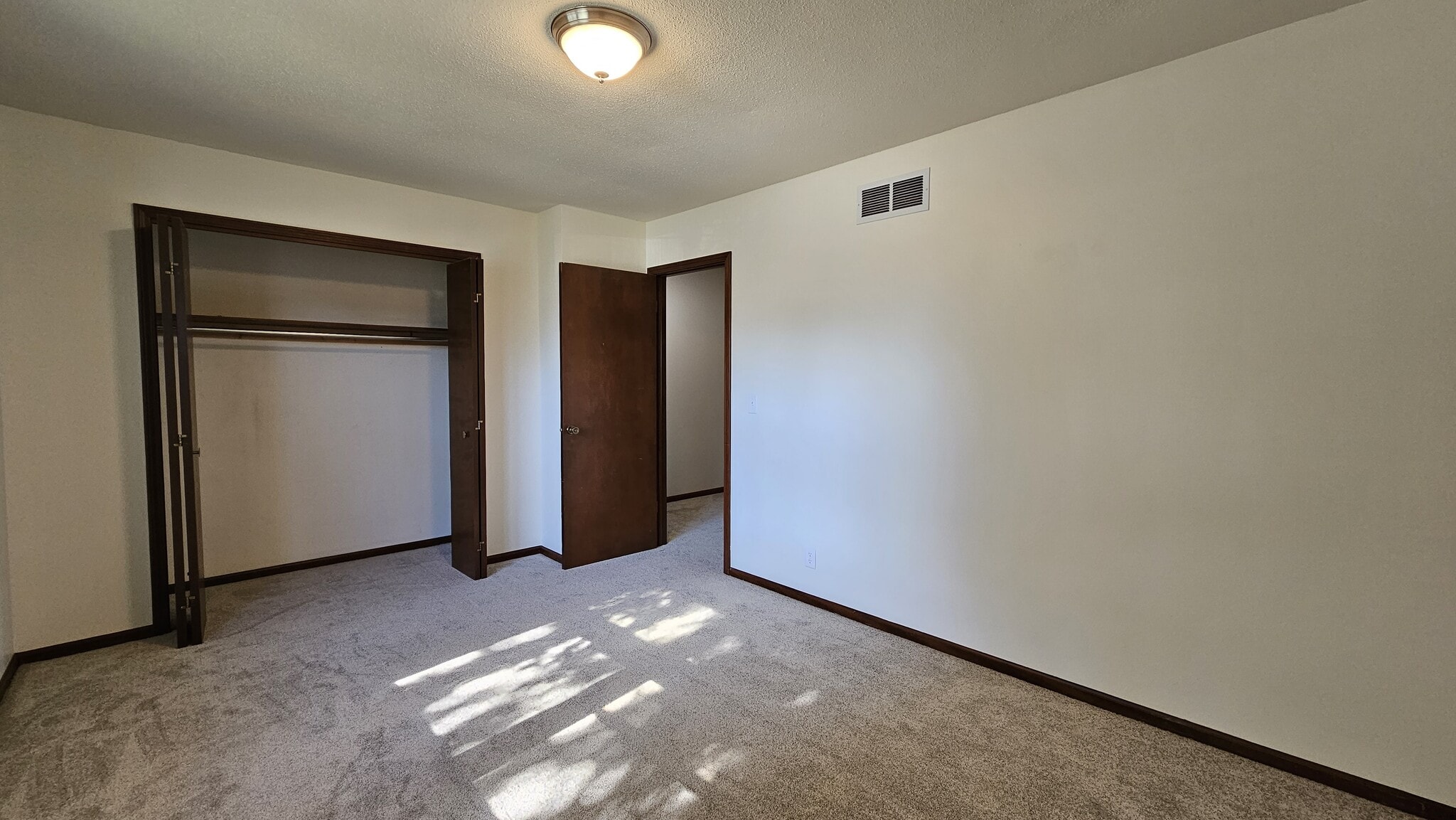 Building Photo - 680 Wildwood Dr