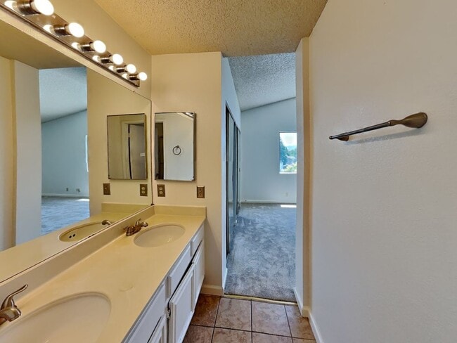 Building Photo - Antioch 3 Bedroom/2.5 Bathroom Home Availa...