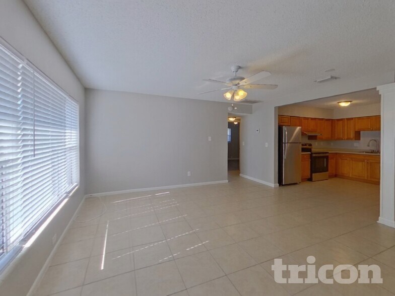 Building Photo - 1440 Overlea St