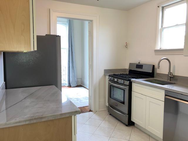 Kitchen - 4223 Prytania St