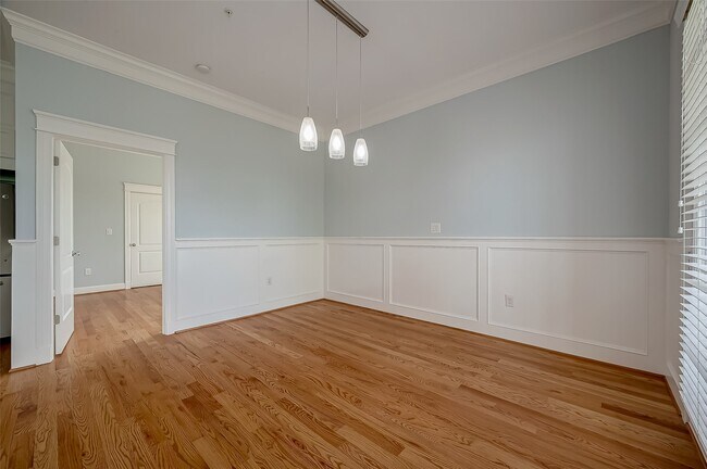 Building Photo - 2802 Morrison St