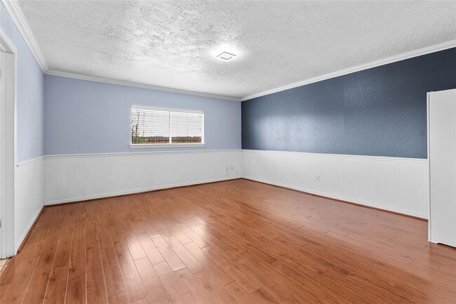 Building Photo - 22142 Pearl Lake Dr