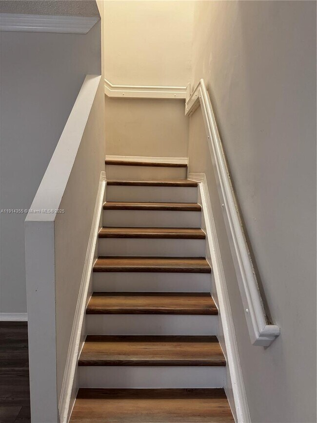 Building Photo - 2224 SE 25th Ave