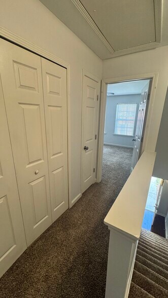 Building Photo - 3385 Hidden Cove Cir