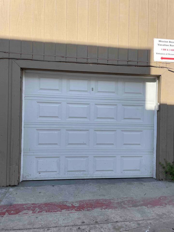 Garage - 704 Ventura Pl