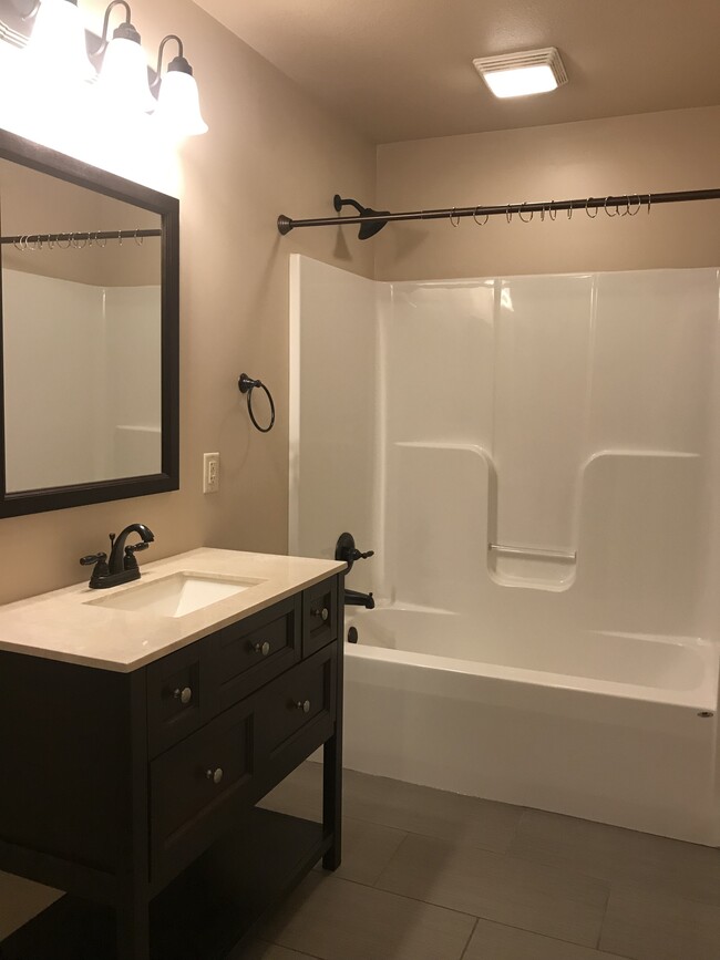 Master bath - 100 Scenic Drive