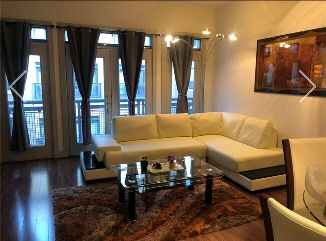 Building Photo - 1901 Post Oak Blvd