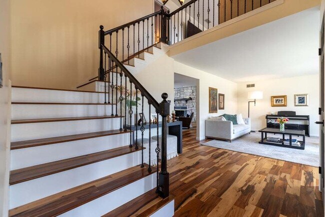 Building Photo - 9885 Belmont Ct