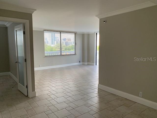 Building Photo - 400 E Colonial Dr