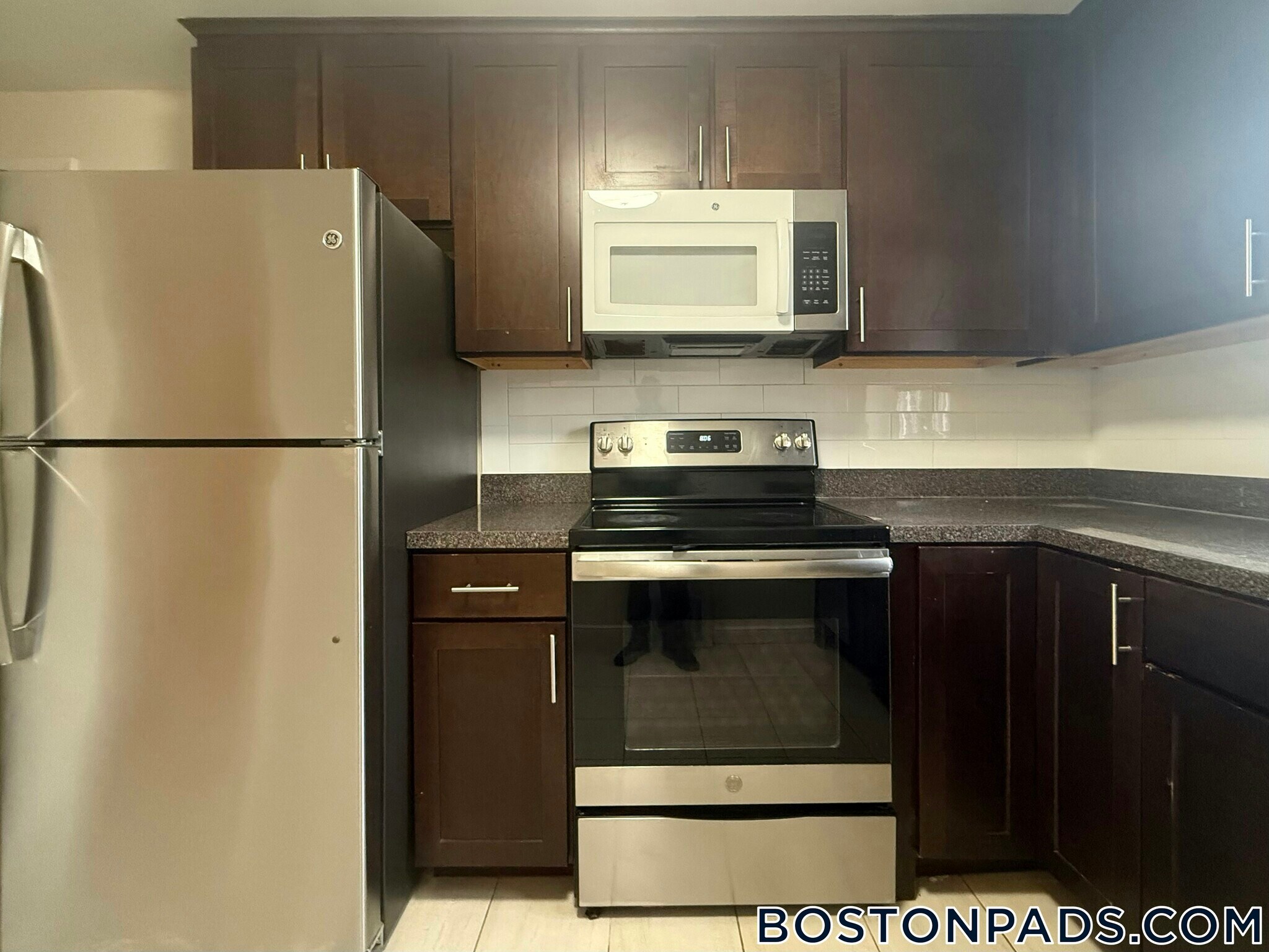 Building Photo - 8 Captain Parker Arms