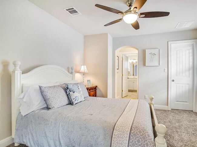 Building Photo - 15621 Cabrillo Way