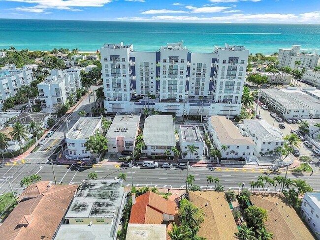 Building Photo - 7625 Harding Ave