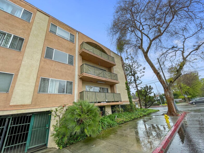 Building Photo - 14850 Hesby St