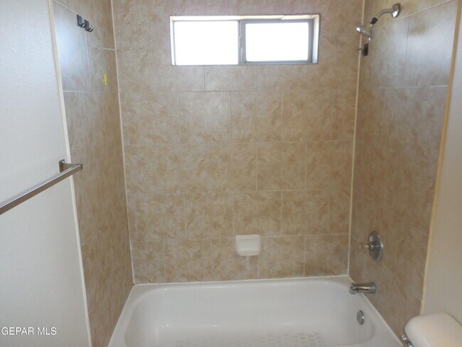 Building Photo - 14741 Calhoun Dr