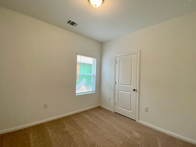 Building Photo - Stunning 4/2 Brand New Home in Kyle!