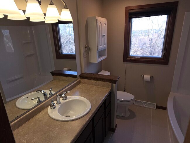 Building Photo - N67W28710 Longview St