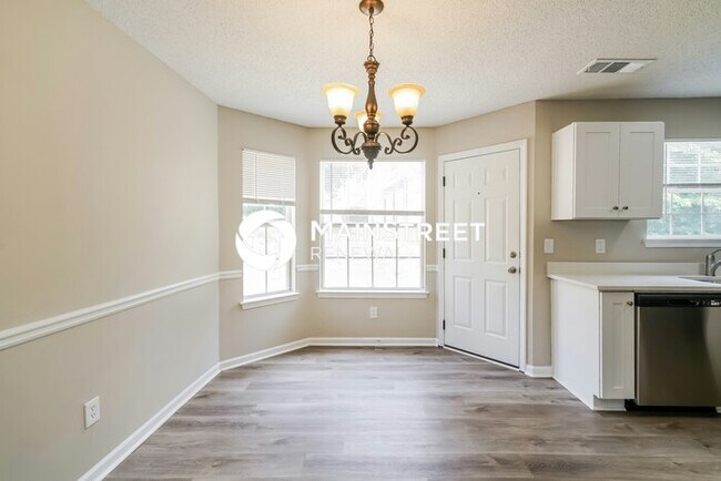 Building Photo - 5 Bedroom Pet-Friendly Home in Douglasville, GA with Main Street Renewal