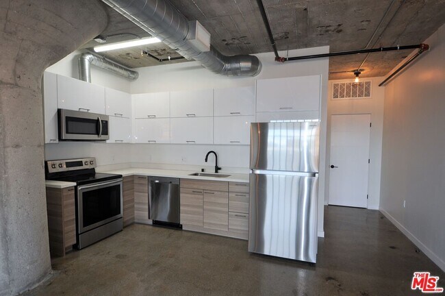 Building Photo - 691 Mill St