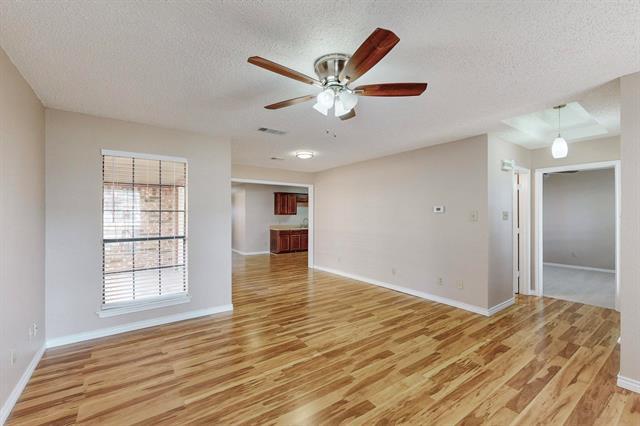 Building Photo - 1900 N Irving Heights Dr