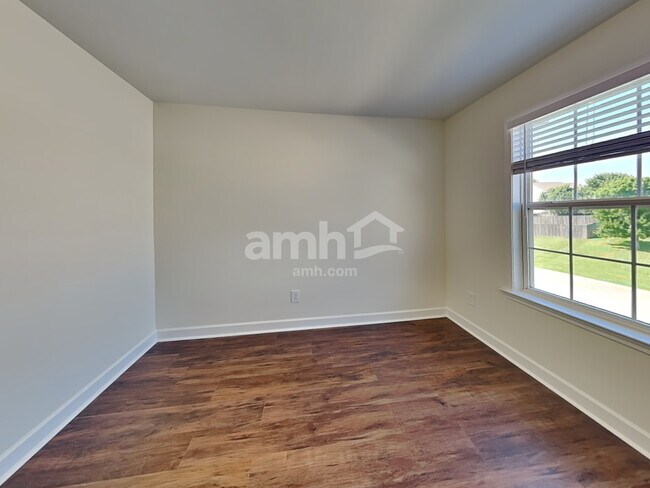 Building Photo - 3047 Romain Trail