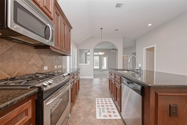 Building Photo - 5523 Stoneridge Ct