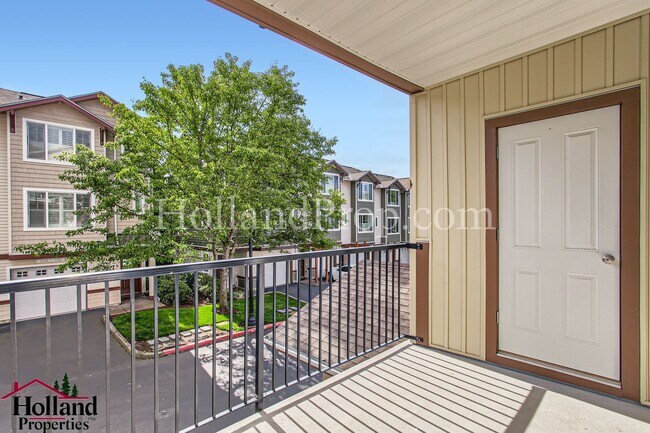 Building Photo - Great Condo W/ Garage NW Portland!!! *** 1...