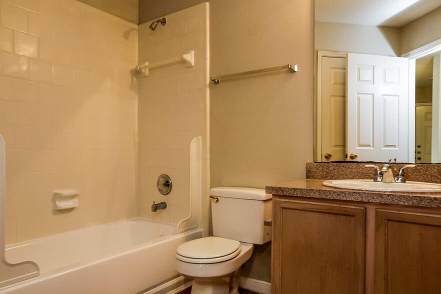 Building Photo - 614 Cypresswood Trce