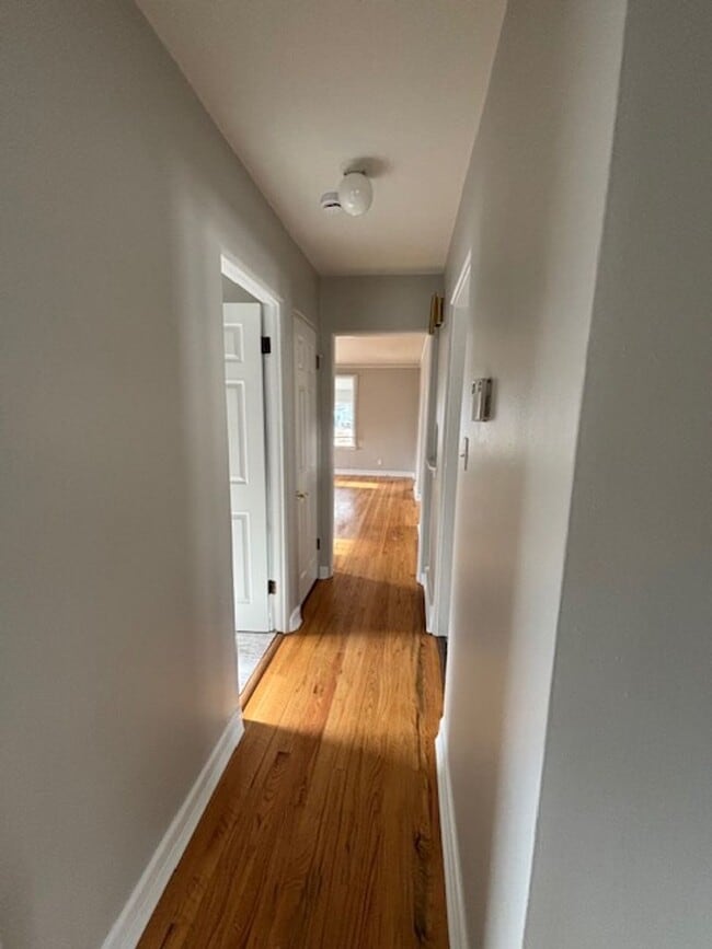 Building Photo - 4 Bedroom 2 Bath House by Frontier Park