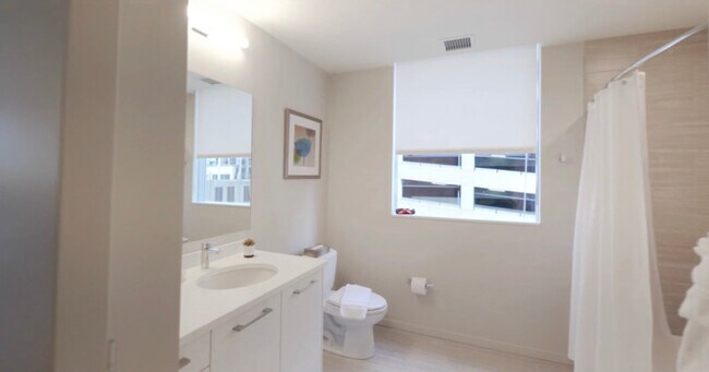 Building Photo - 4 E Huron St