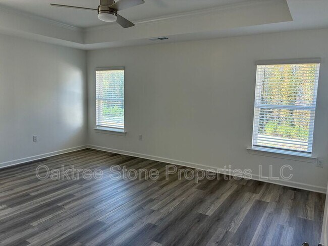 Building Photo - 3378 Skyland Dr