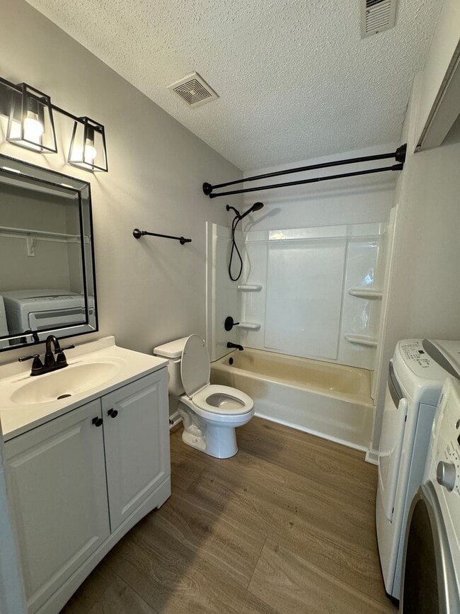 Building Photo - Yorkshire Downs Townhome