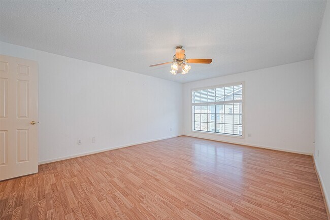 Building Photo - 1311 Antoine Dr
