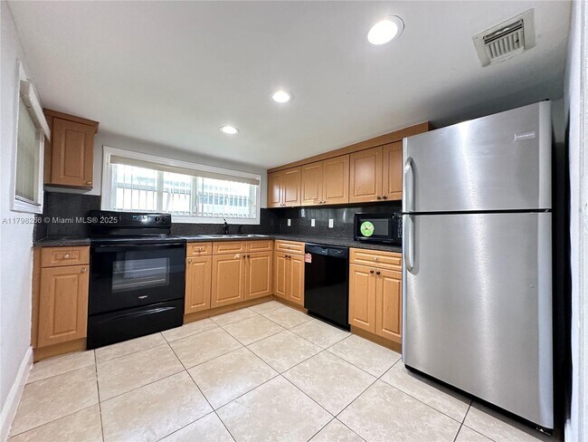 Building Photo - 2811 NW 88th St