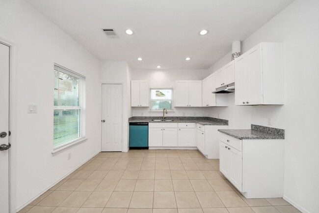 Building Photo - 9210 Wheatley St