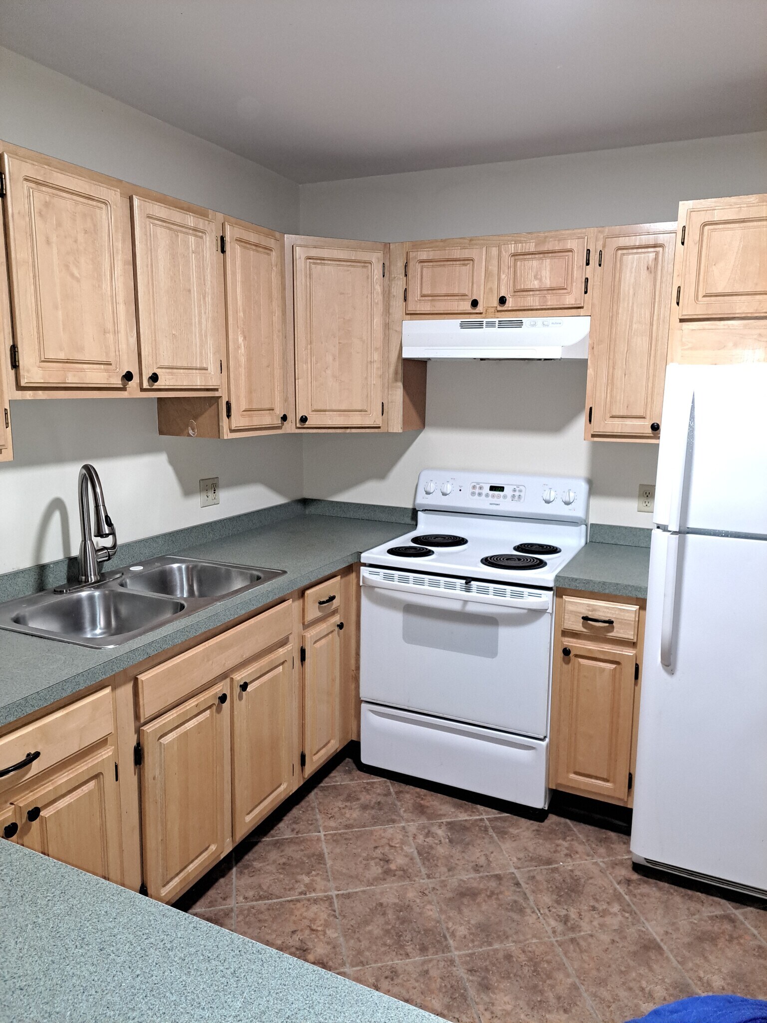 Building Photo - 3229 7th Ave