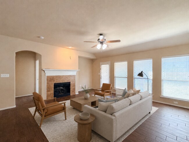 Building Photo - 3 bed, 2 Bath Home in North Fort Worth