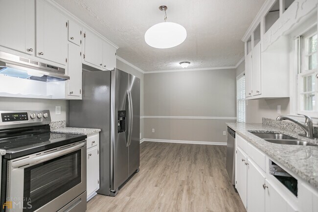 Building Photo - 1605 Sugar Plum Dr SW