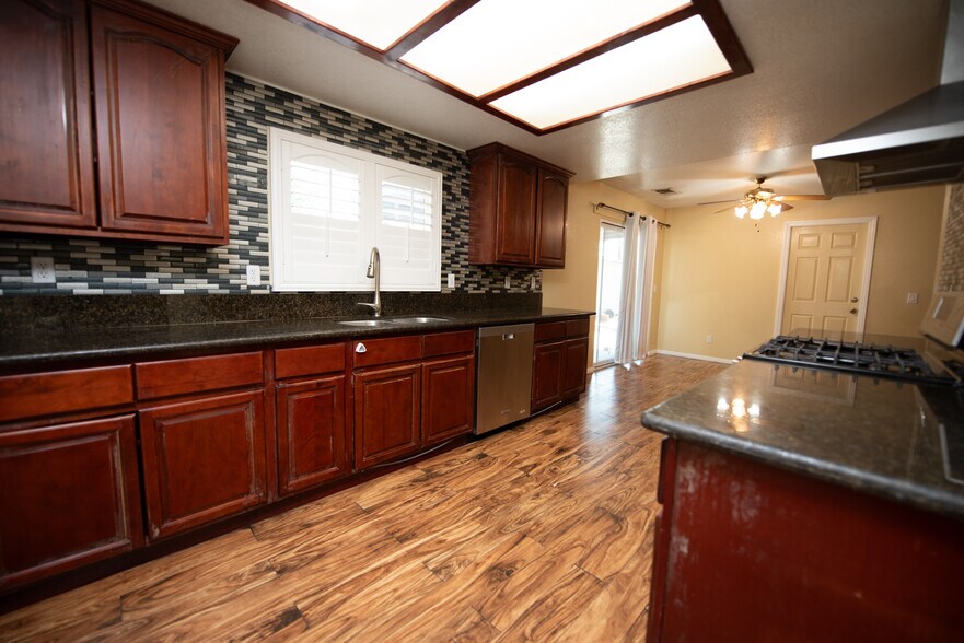 Building Photo - 21667 Laguna Rd