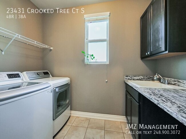 Building Photo - 23431 Crooked Tree Ct S