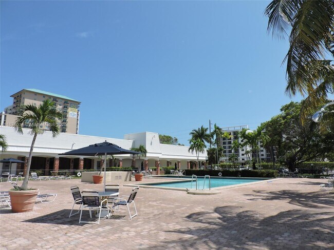 Building Photo - 501 E Dania Beach Blvd