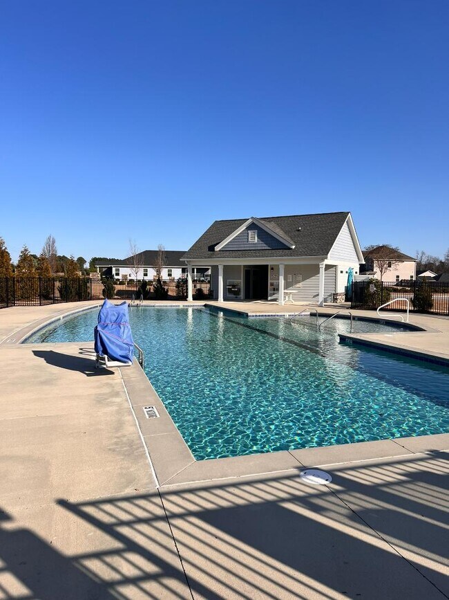Building Photo - 146 Willow Grove Ln