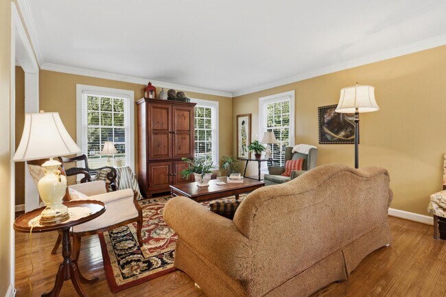 Building Photo - 206 Ramblewood Dr