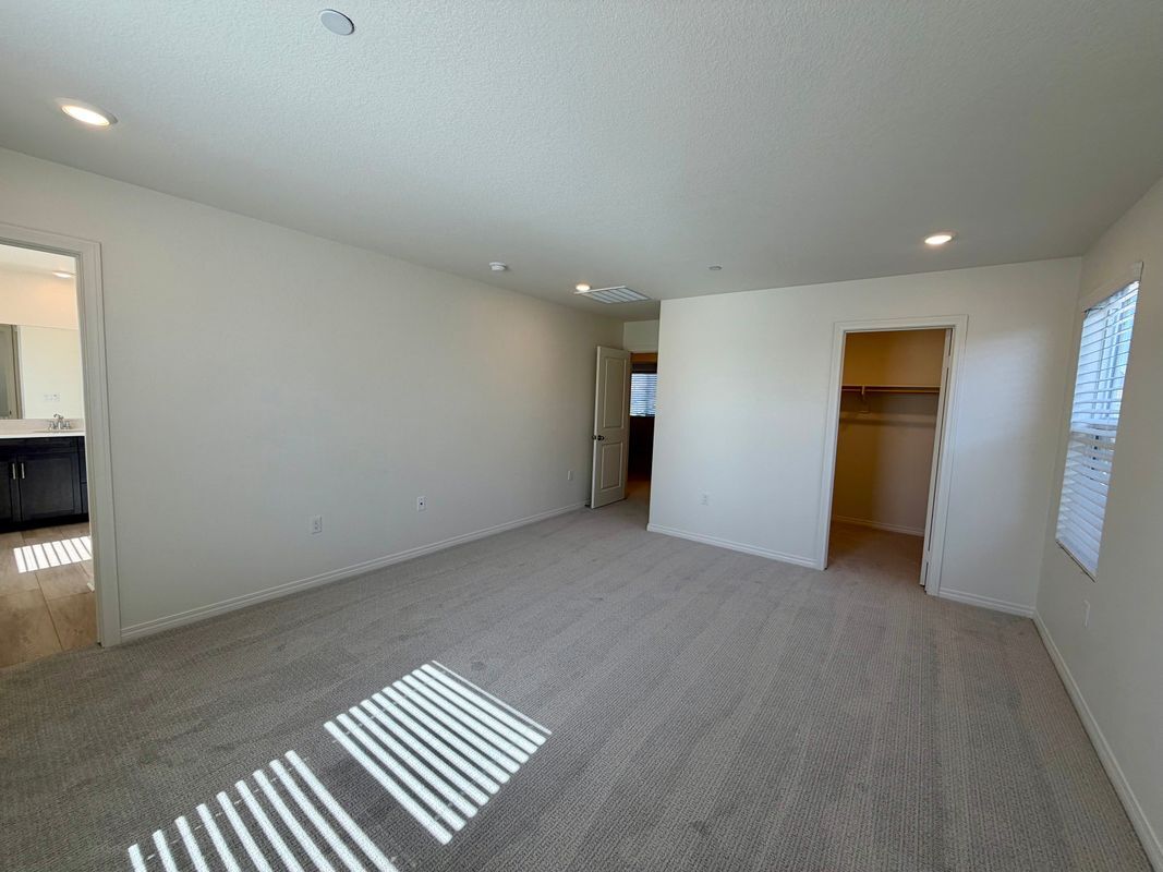 Building Photo - 9643 Babaco St